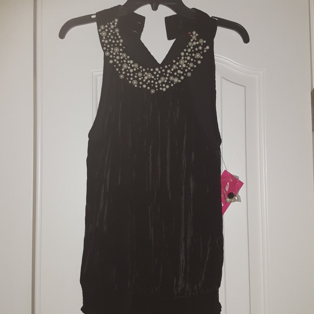 NWT elegant pearls neck  sleeveless Blouse size L